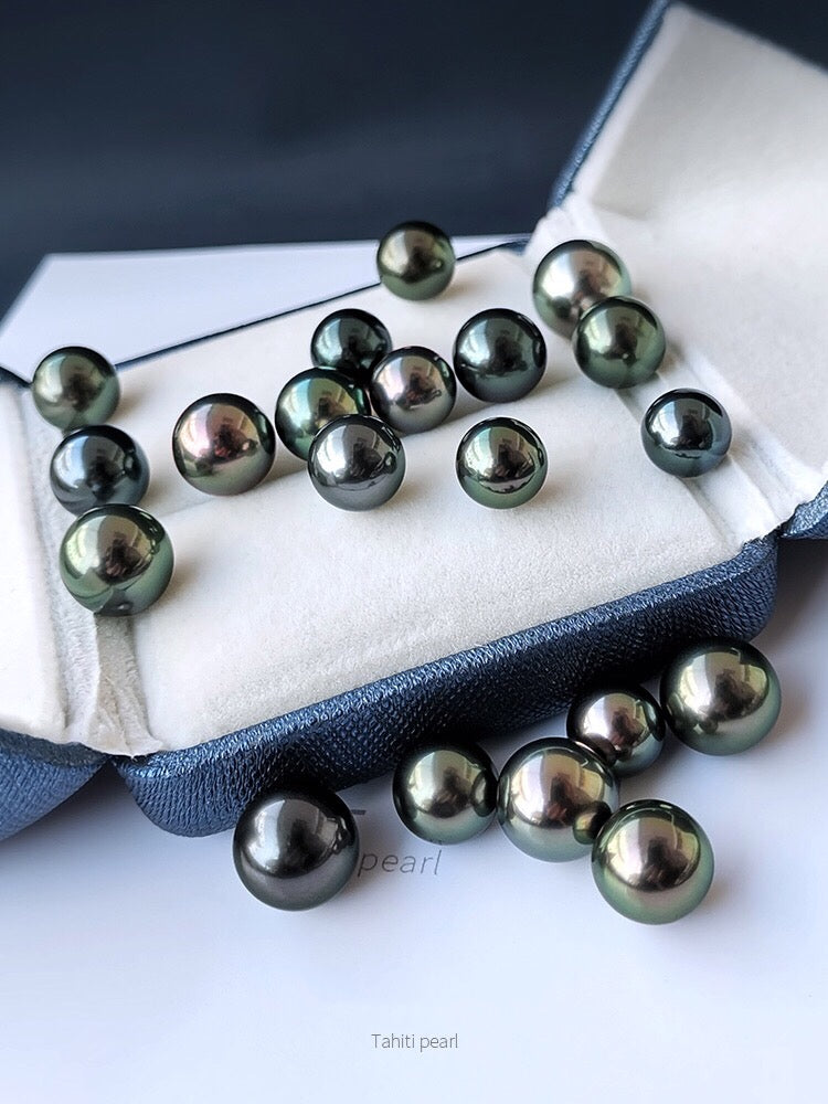 026.Seawater pearl black Tahitian  pearl (one clam contain one inside)