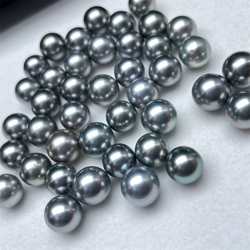 026.Seawater pearl black Tahitian  pearl (one clam contain one inside)